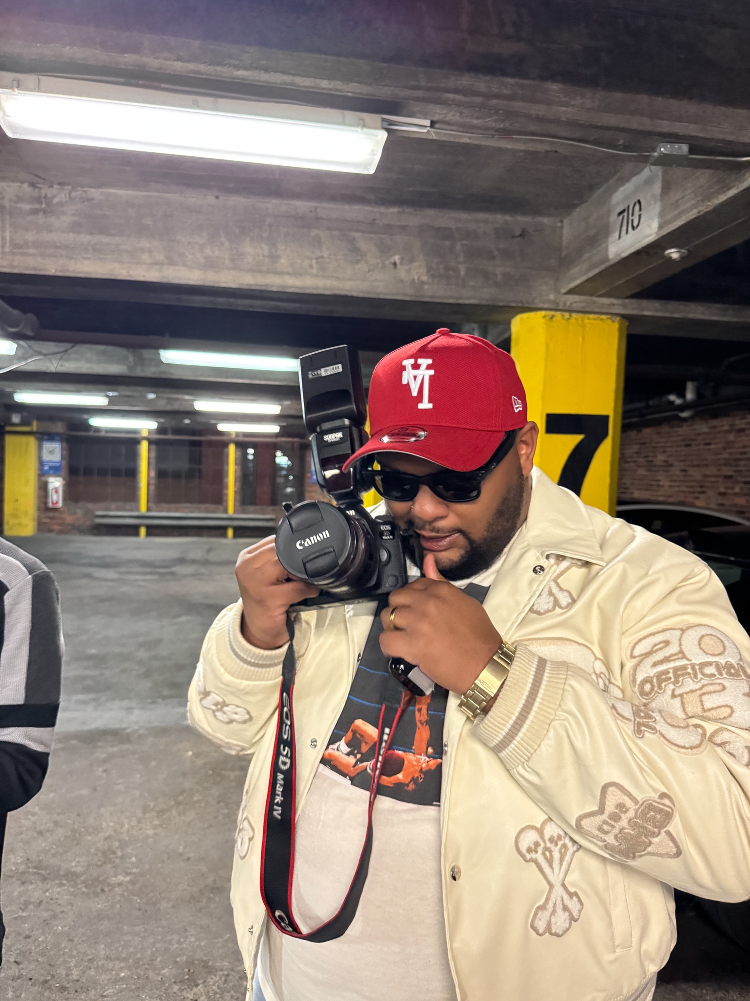 Keese Rucker working with his camera